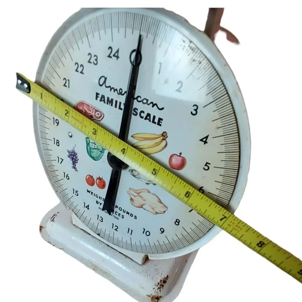 Vintage '60s household scale, in  original box